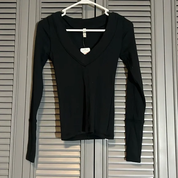 NWT Free People : Black Long Sleeve VNeck - XS - Picture 1 of 8